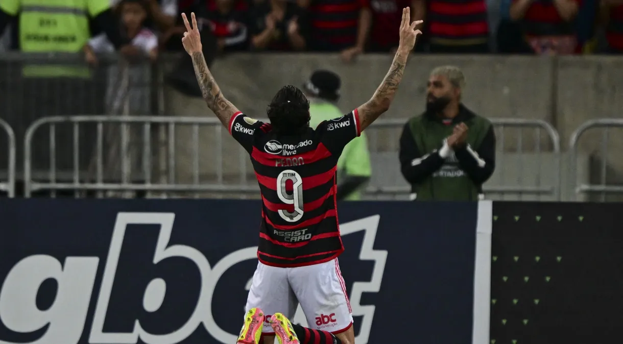 Flamengo goleia Bolívar e respira na Libertadores